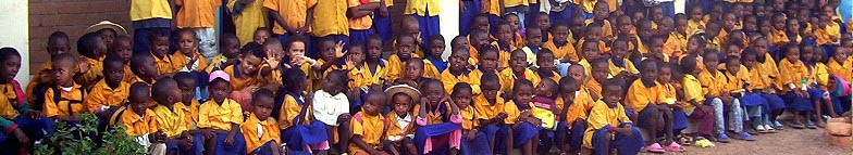 Kinder an der Schule Espoir in Labé